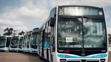 Conductores de ómnibus de Córdoba recibiendo el nuevo bono salarial