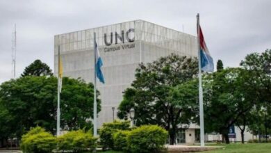 Personas mayores asistiendo a un taller de la Universidad Nacional de Córdoba en el programa Upami