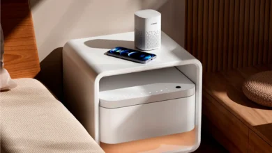 Mesita de noche inteligente de Xiaomi con superficie de madera, luz LED y puertos de carga