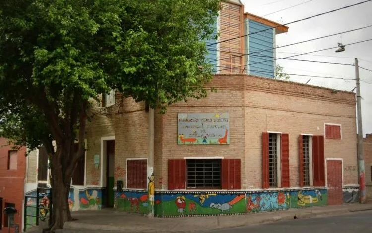 Festival gratuito de la Biblioteca Popular Bella Vista en la Plaza Víctor Brizuela con música en vivo y talleres