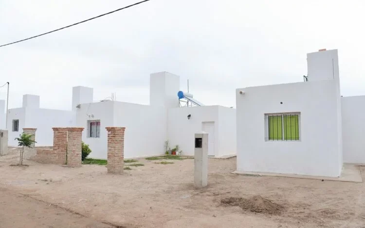 Entrega de escrituras y apertura del polideportivo en Quilino, Ischilín